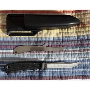Western R2 Rack Fixed Blade Knife, With plastic sheath & Extra Gutting Blade New